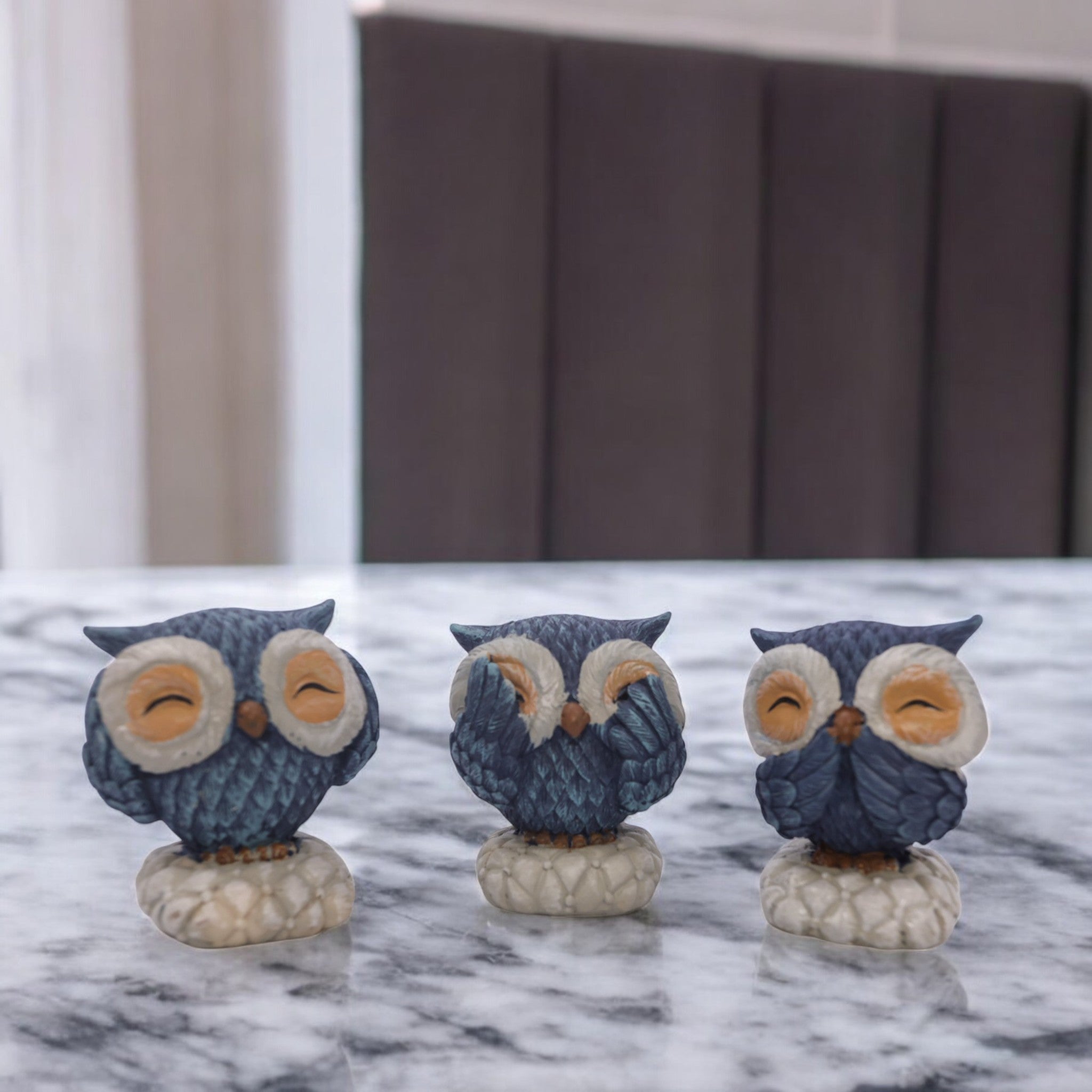 Divine Dekor Mini Owl Trio Set | 8.5cm Whimsical Bird Figurines | Cute Desk Decor | Modern Home Accessories (Navy-White)