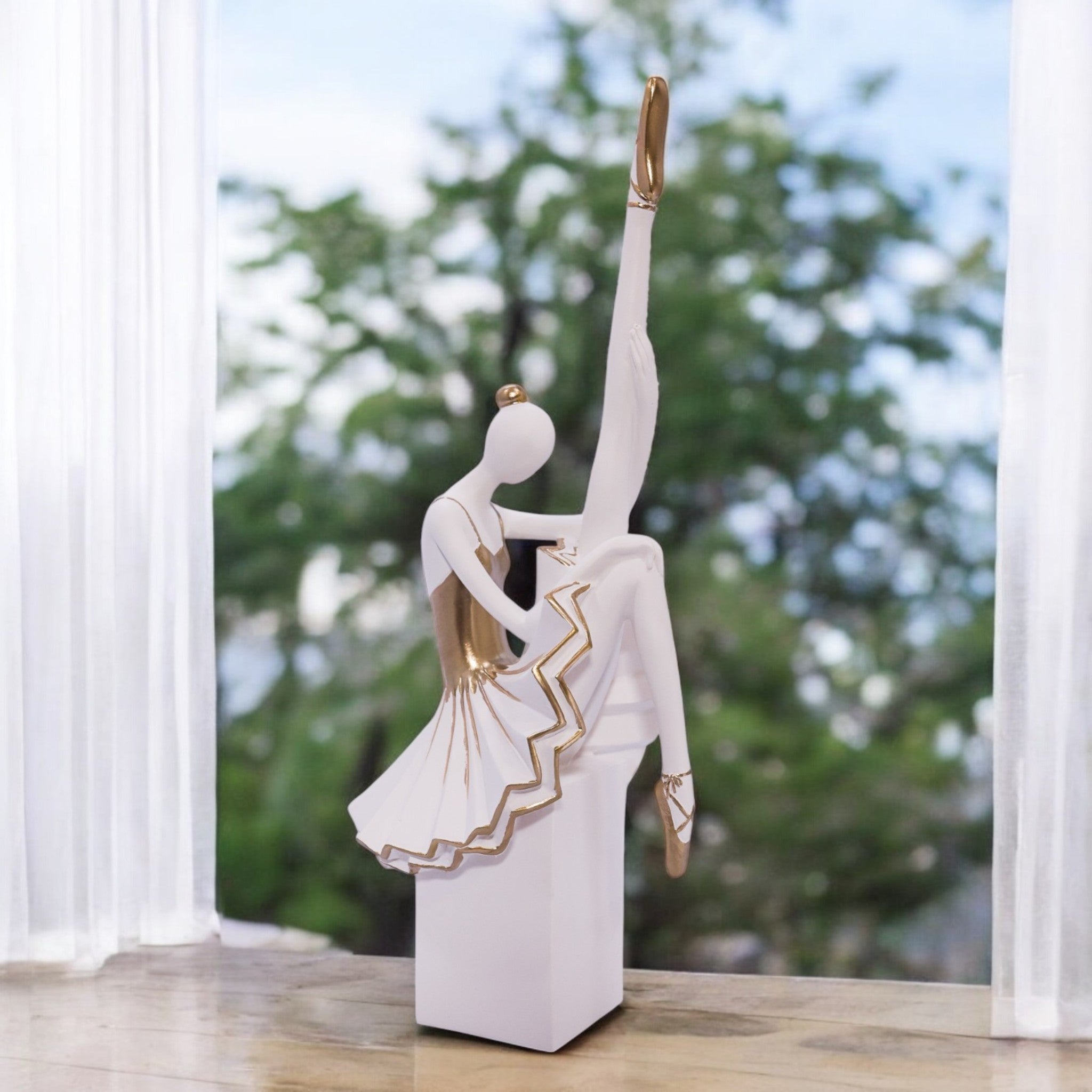 White Ballet Girl Figurine – Elegant Resin Sculpture | Divine Dekor