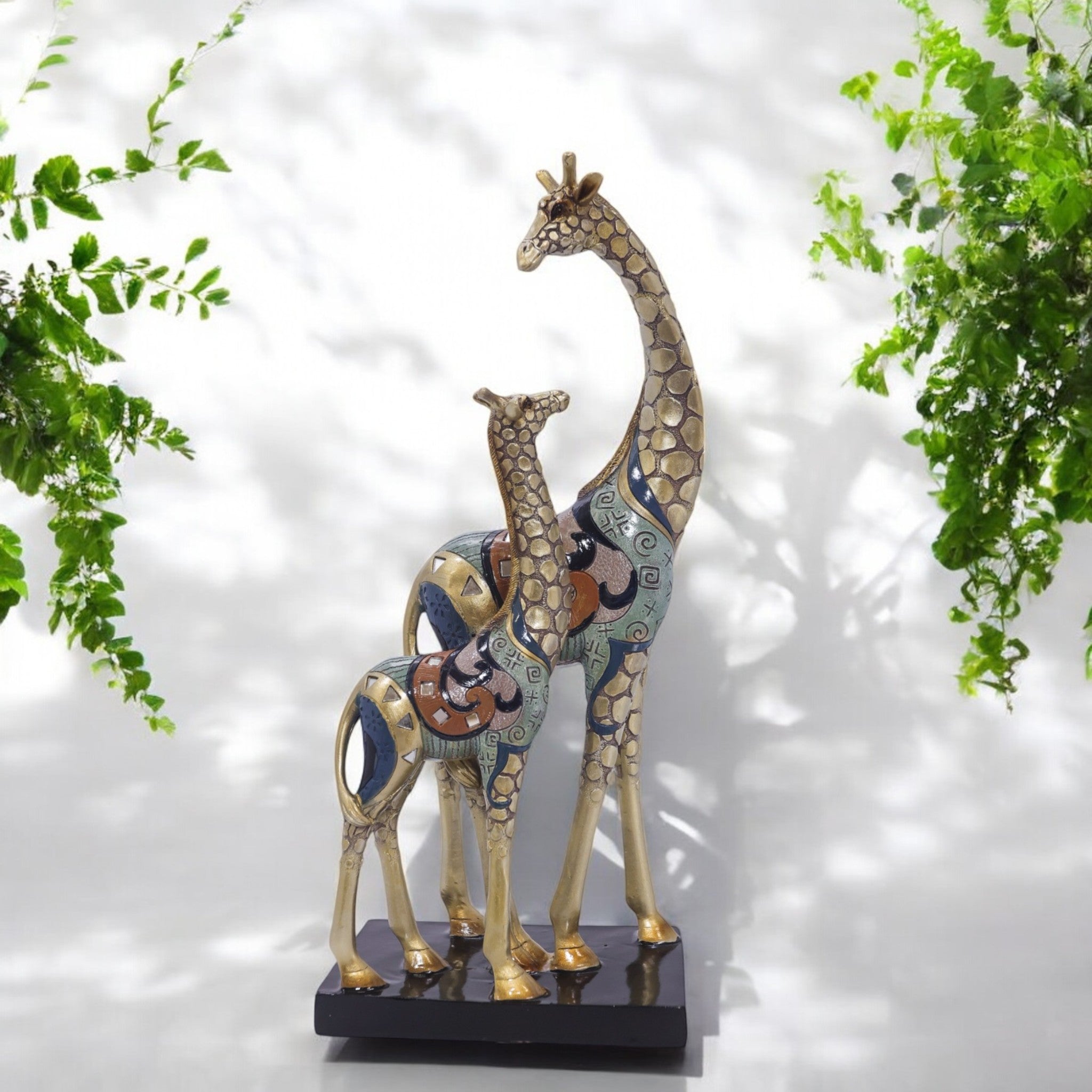 Luxury Giraffe Family Sculpture | Parent & Baby Golden Art Statue | 39cm Premium Home Decor - Divine Dekor