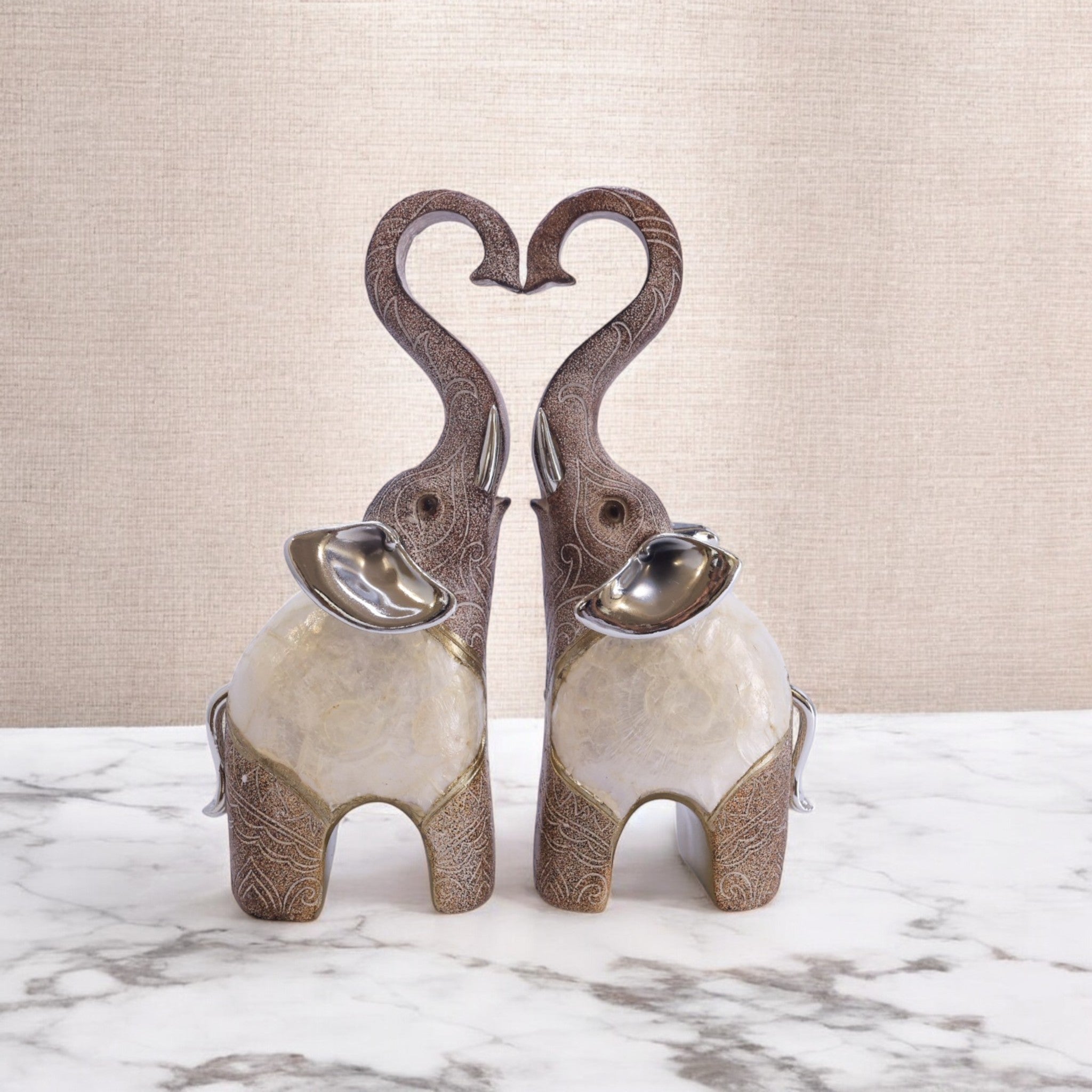 Divine Dekor Love Elephants - Twin Heart Trunk Romantic Decor Set