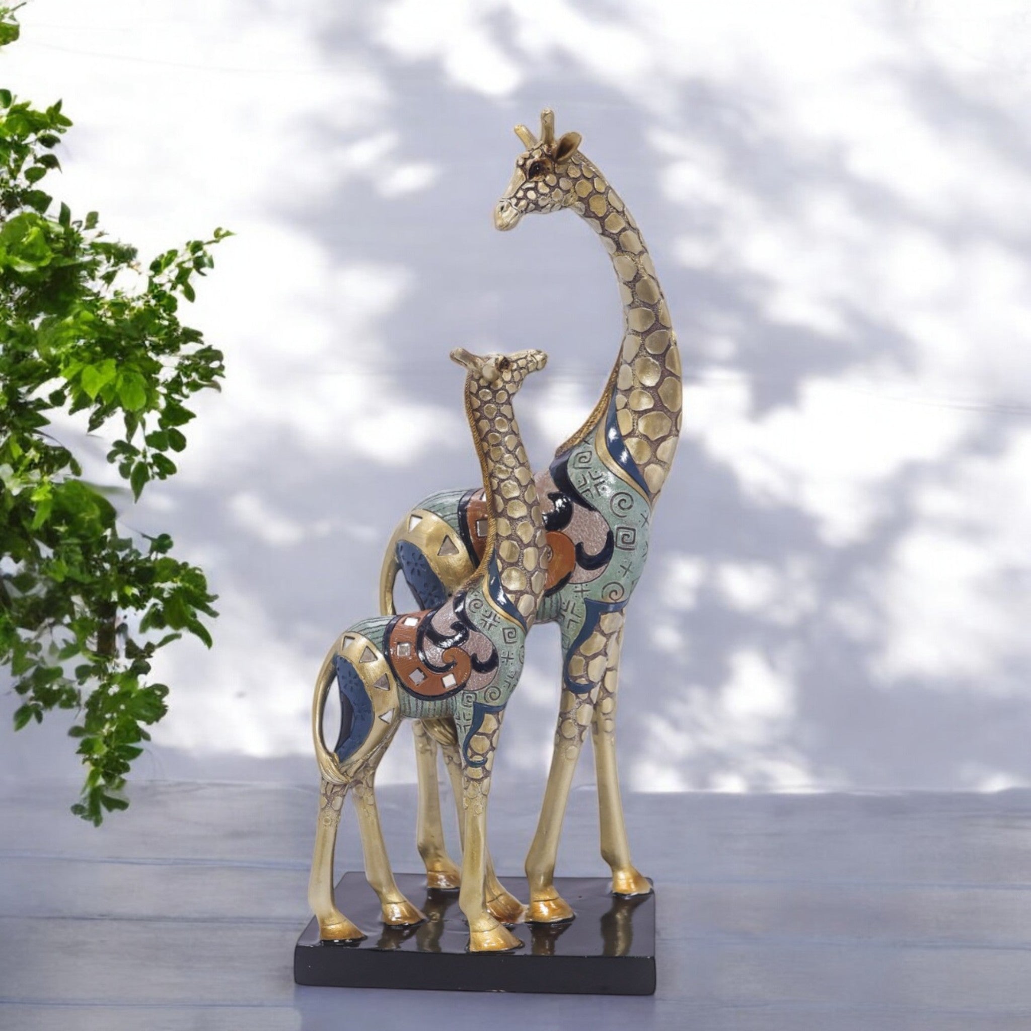 Luxury Giraffe Family Sculpture | Parent & Baby Golden Art Statue | 39cm Premium Home Decor - Divine Dekor