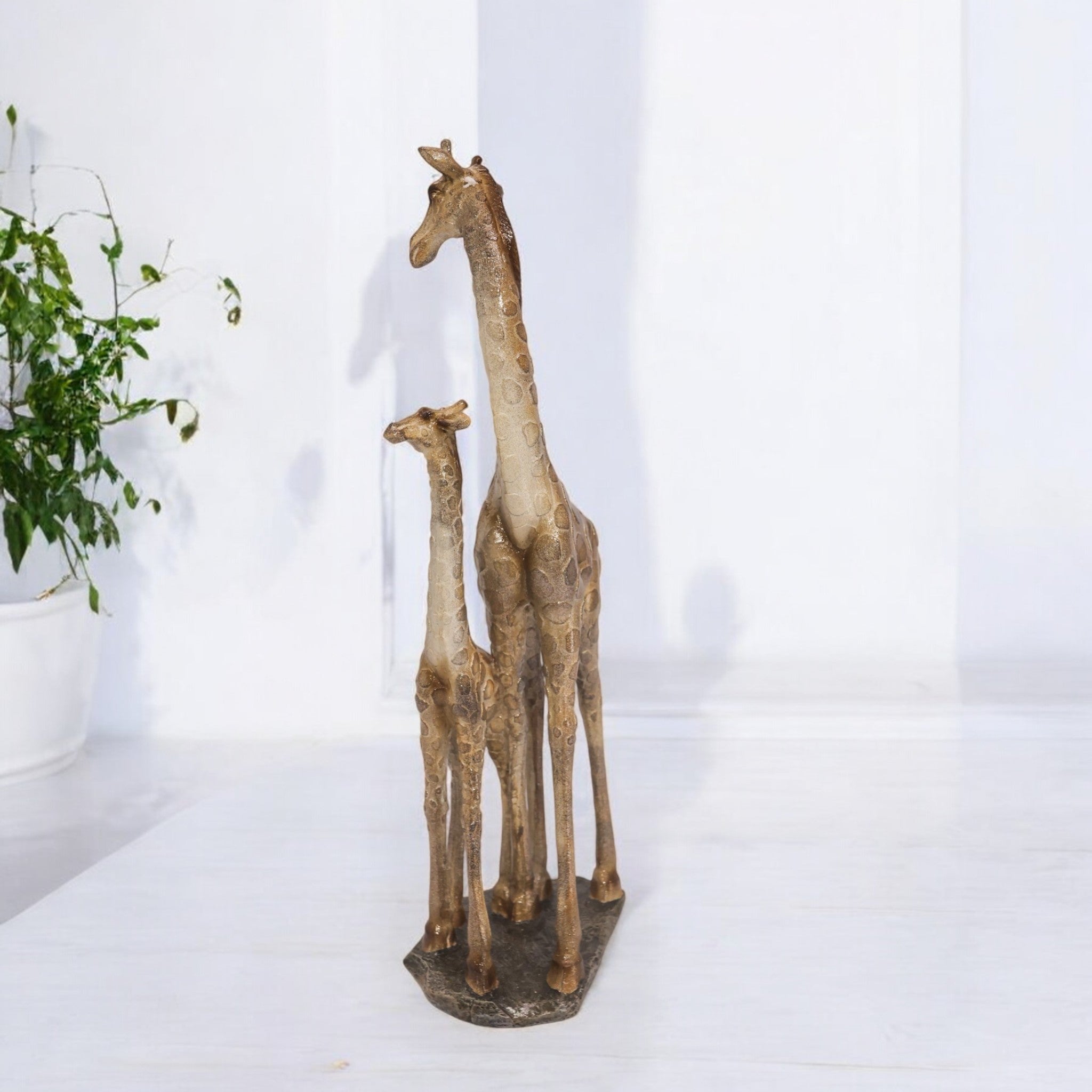 "Golden Giraffe Family Sculpture | Mother & Baby Safari Art Statue | 45cm Luxury Home Decor Figurine - Divine Dekor