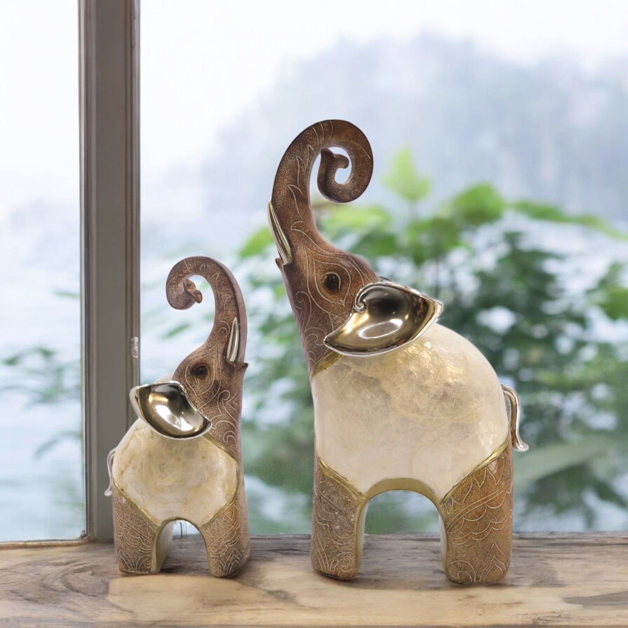 Divine Dekor Mother & Baby Elephant Set - Rustic White Home Decor Duo