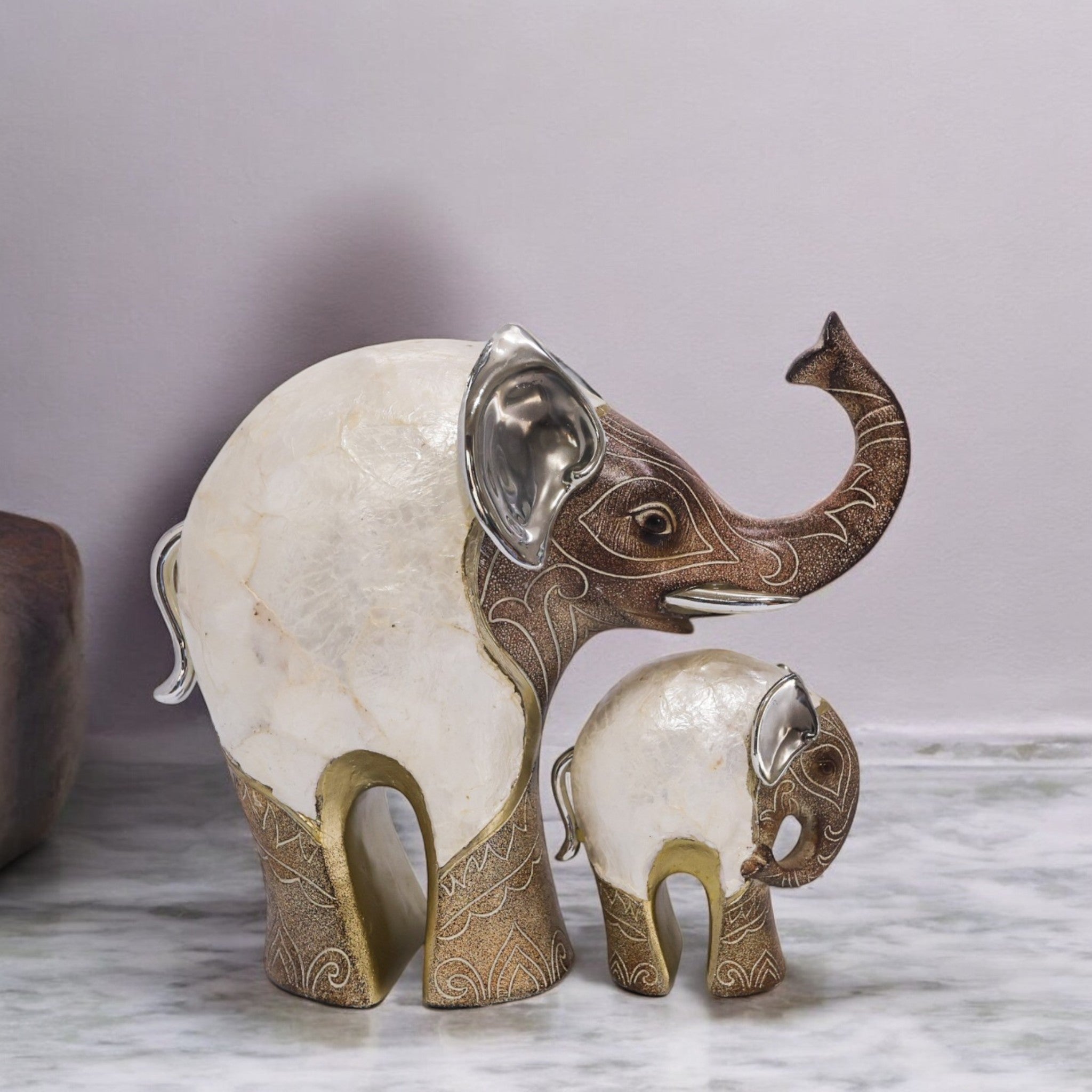 Divine Dekor Mother Child Elephant Set - White & Gold Family Decor Duo
