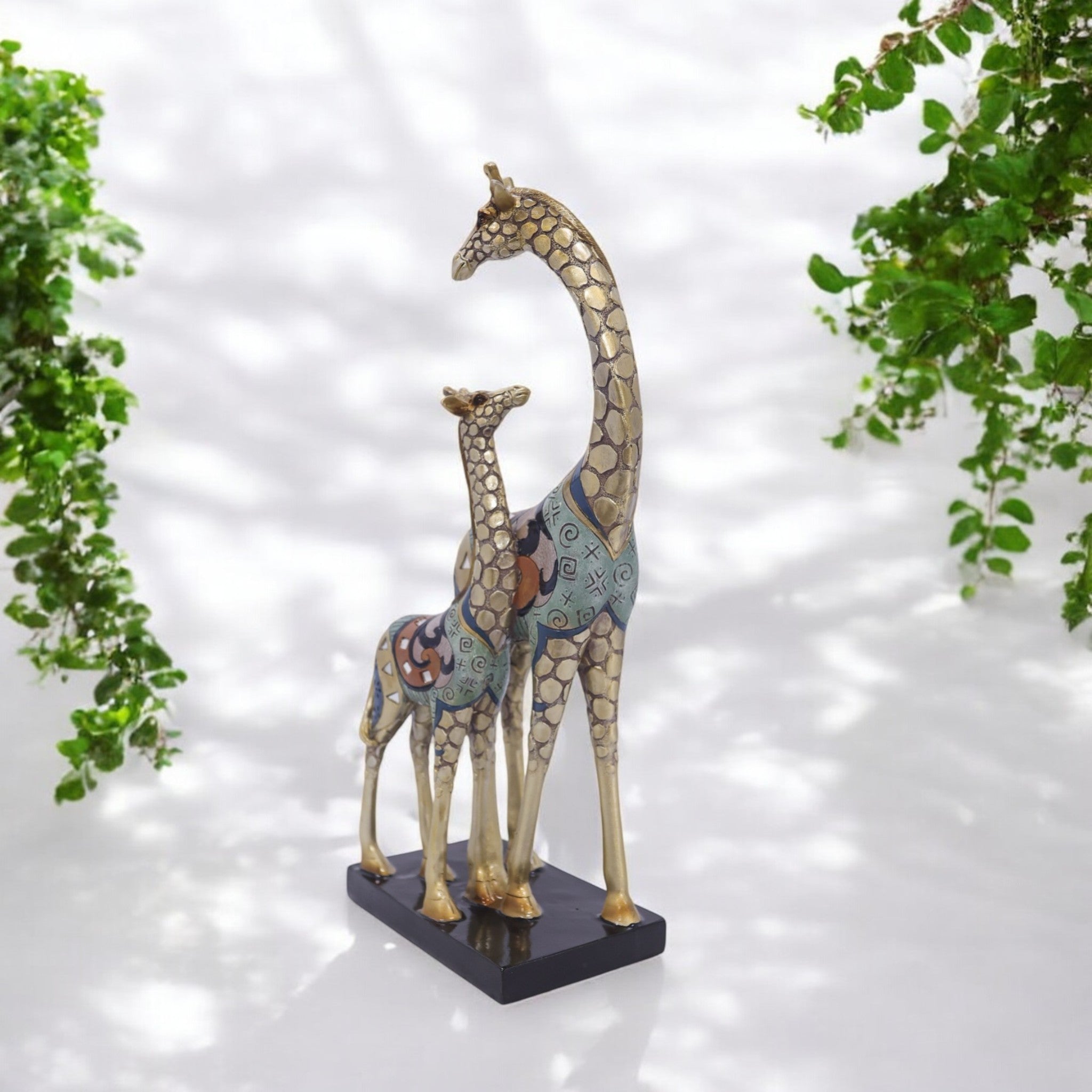 Luxury Giraffe Family Sculpture | Parent & Baby Golden Art Statue | 39cm Premium Home Decor - Divine Dekor