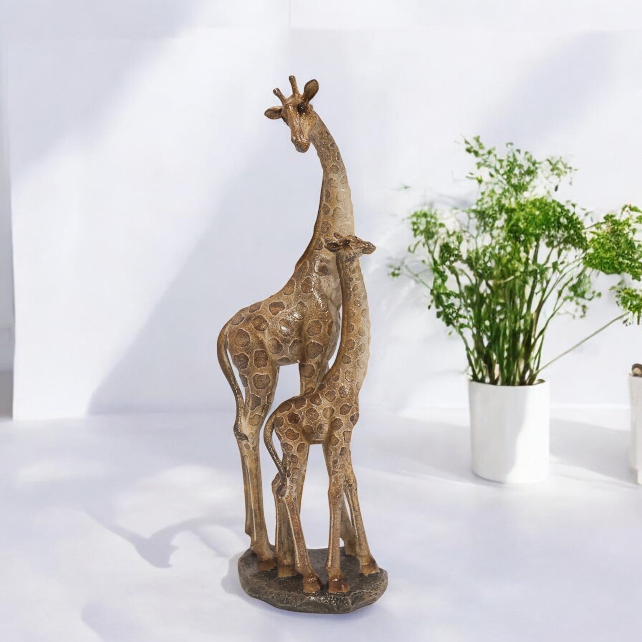 "Golden Giraffe Family Sculpture | Mother & Baby Safari Art Statue | 45cm Luxury Home Decor Figurine - Divine Dekor