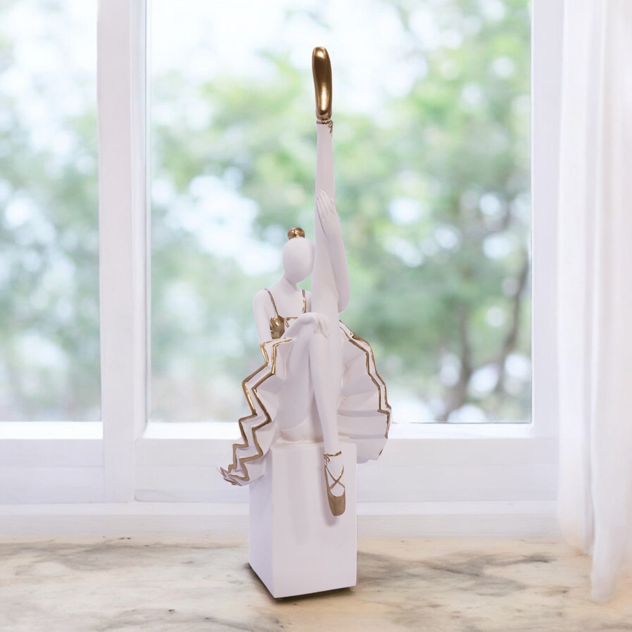 White Ballet Girl Figurine – Elegant Resin Sculpture | Divine Dekor