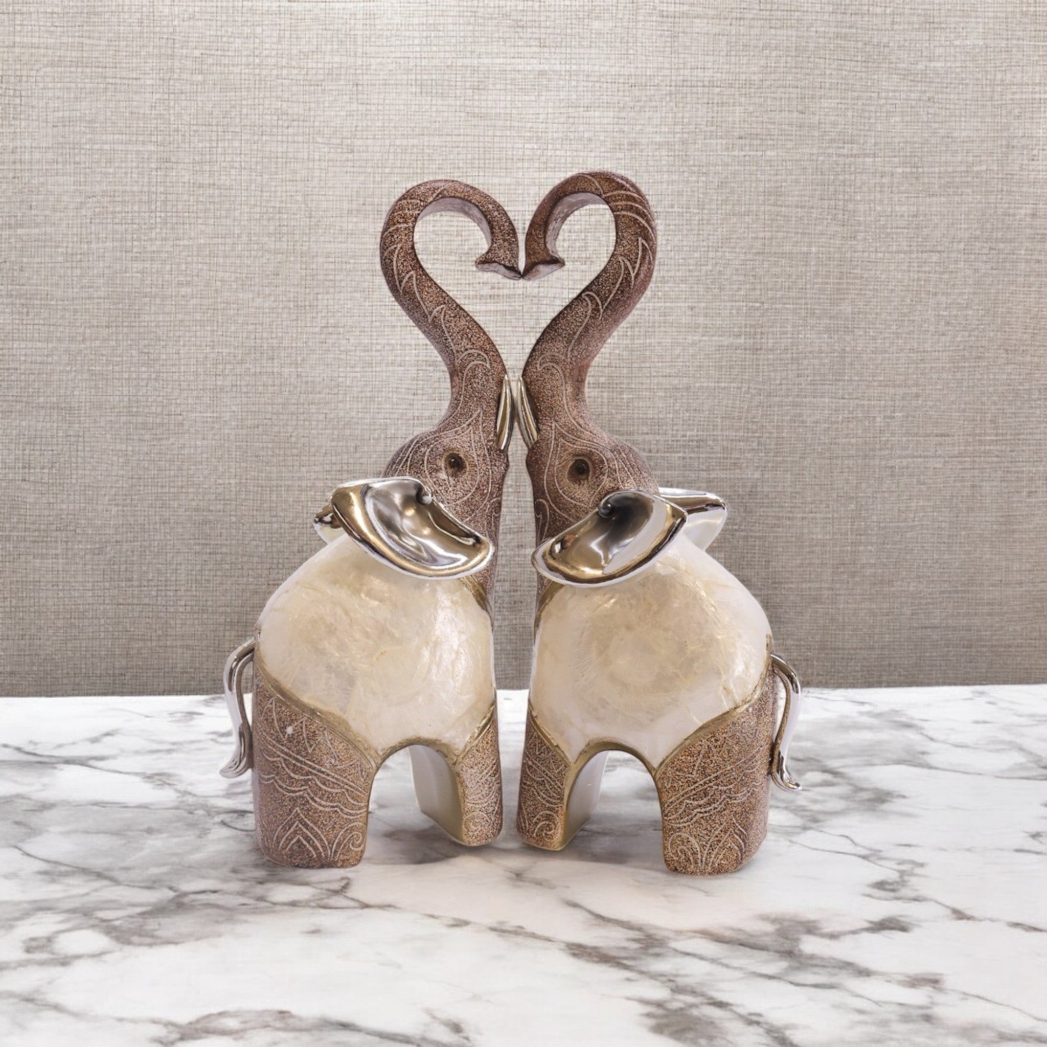 Divine Dekor Love Elephants - Twin Heart Trunk Romantic Decor Set