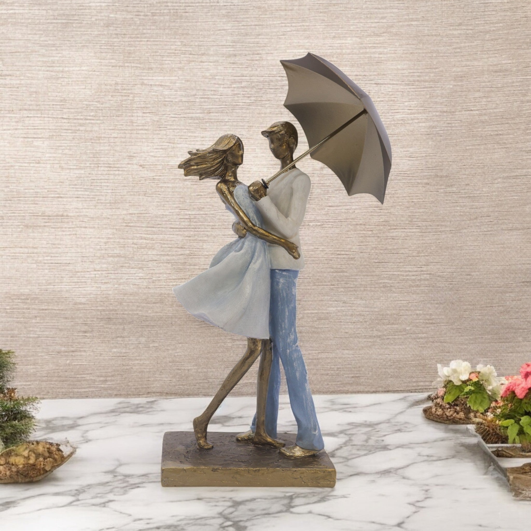 Divine Dekor Romantic Rain Dance Sculpture | 31cm Love Couple with Umbrella | Elegant Romance Collection | Wedding & Anniversary Gift