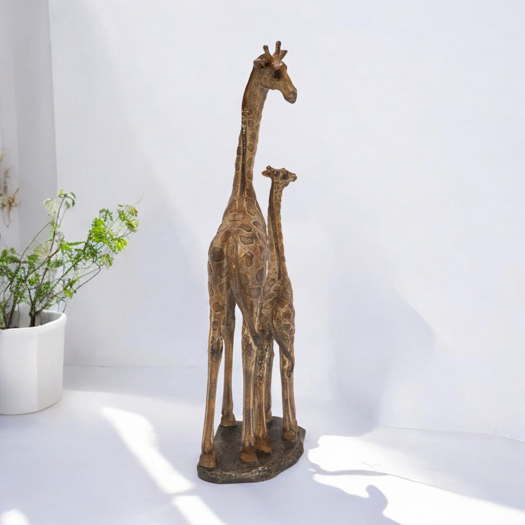 "Golden Giraffe Family Sculpture | Mother & Baby Safari Art Statue | 45cm Luxury Home Decor Figurine - Divine Dekor
