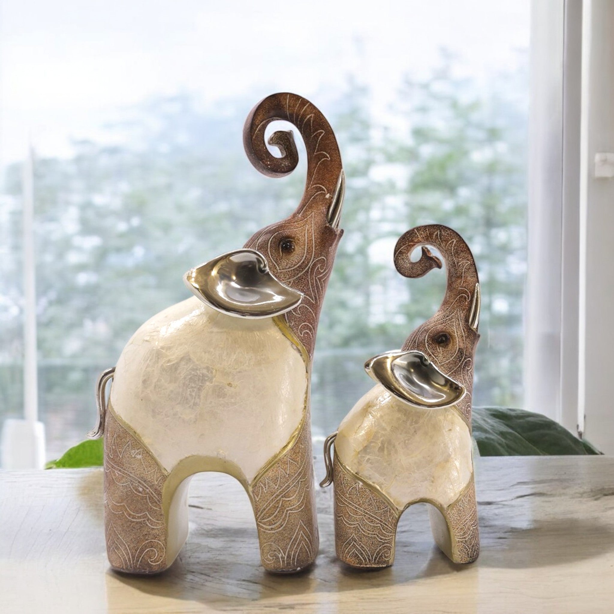 Divine Dekor Mother & Baby Elephant Set - Rustic White Home Decor Duo