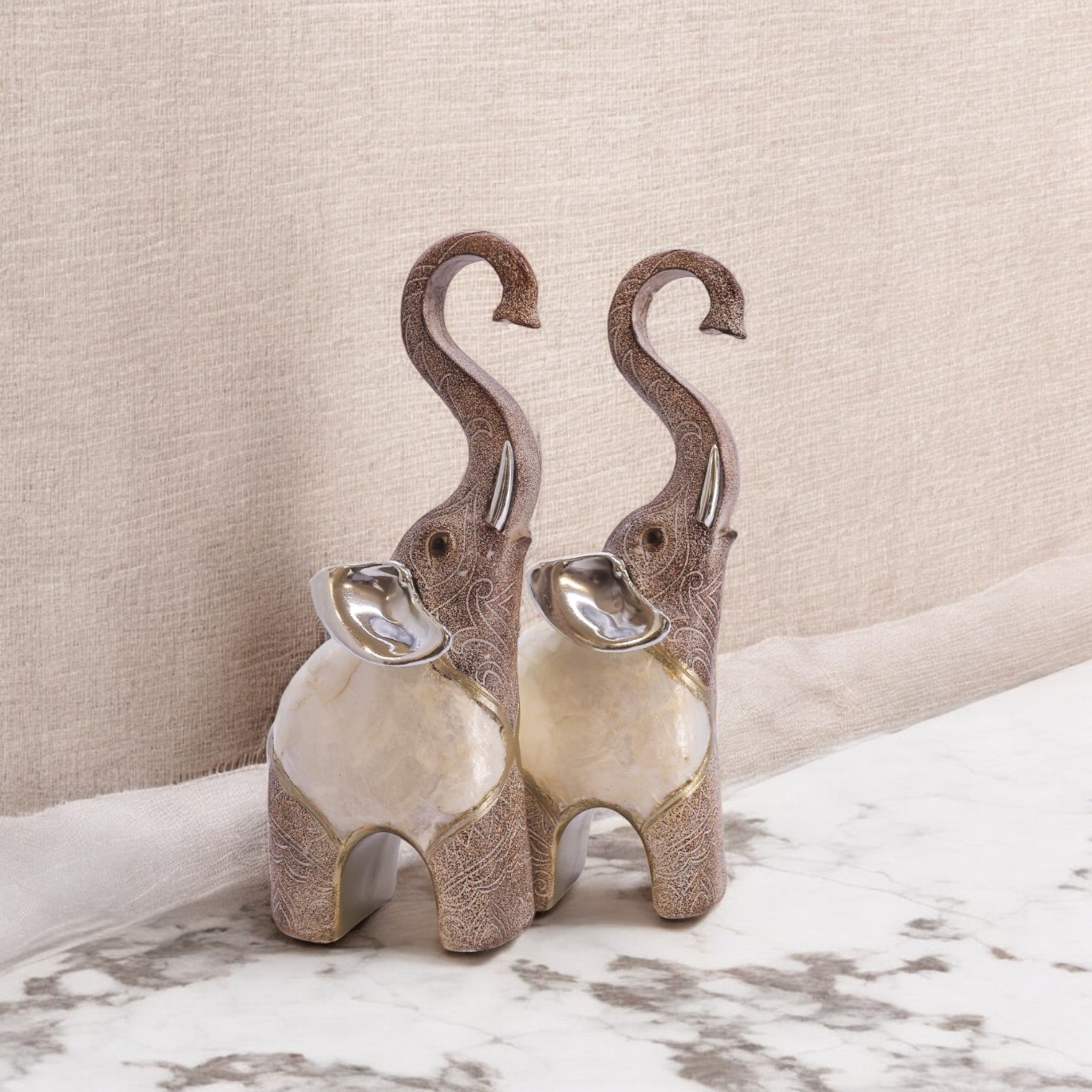 Divine Dekor Love Elephants - Twin Heart Trunk Romantic Decor Set