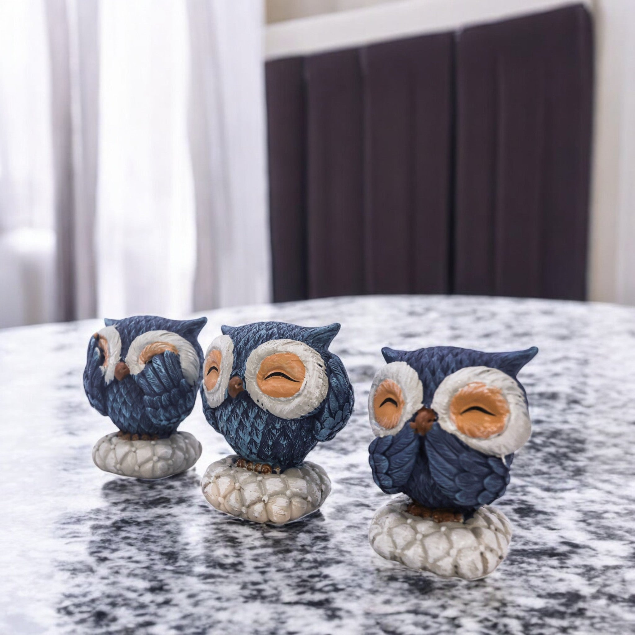 Divine Dekor Mini Owl Trio Set | 8.5cm Whimsical Bird Figurines | Cute Desk Decor | Modern Home Accessories (Navy-White)