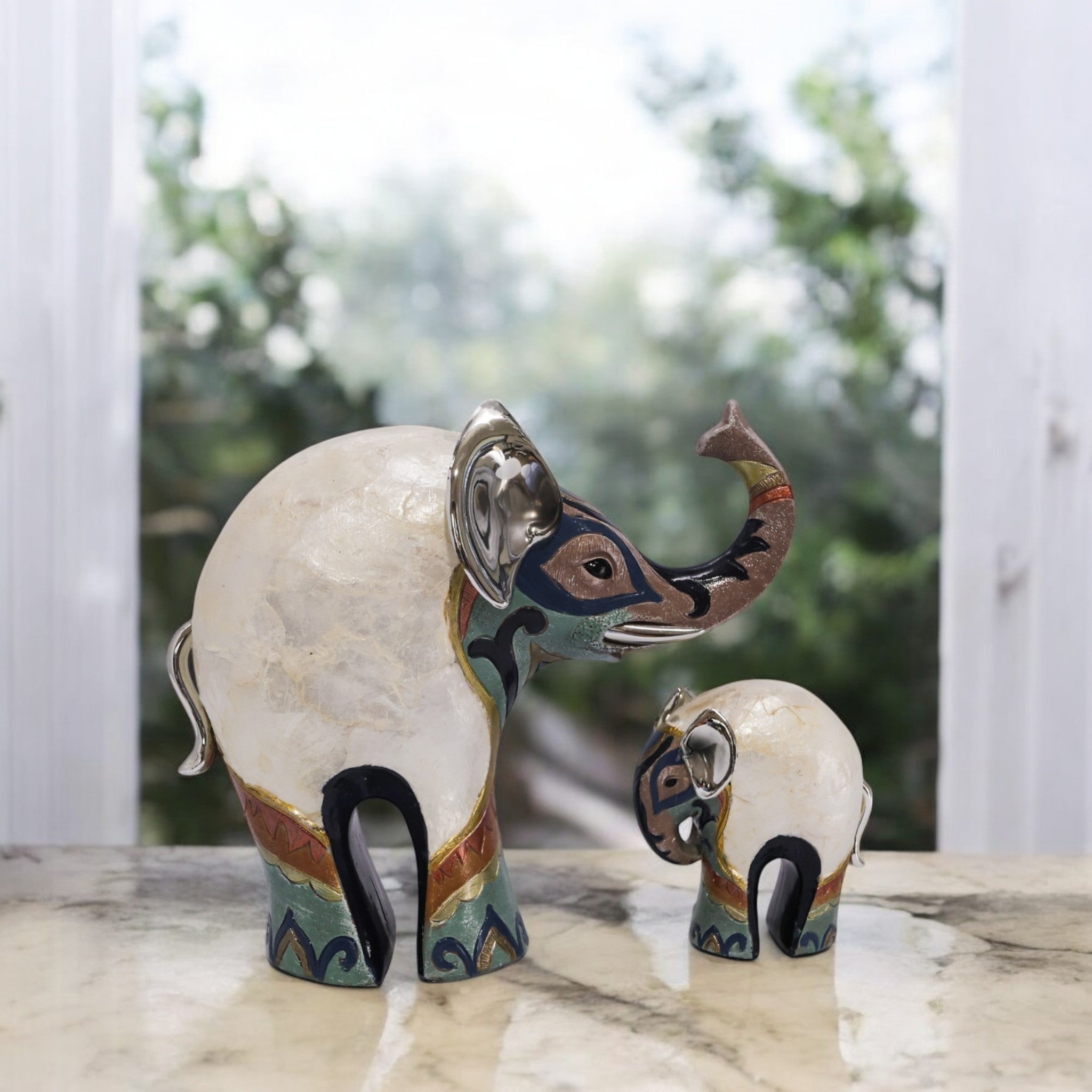 Divine Dekor Modern Elephant Duo - White & Black Contemporary Family Set