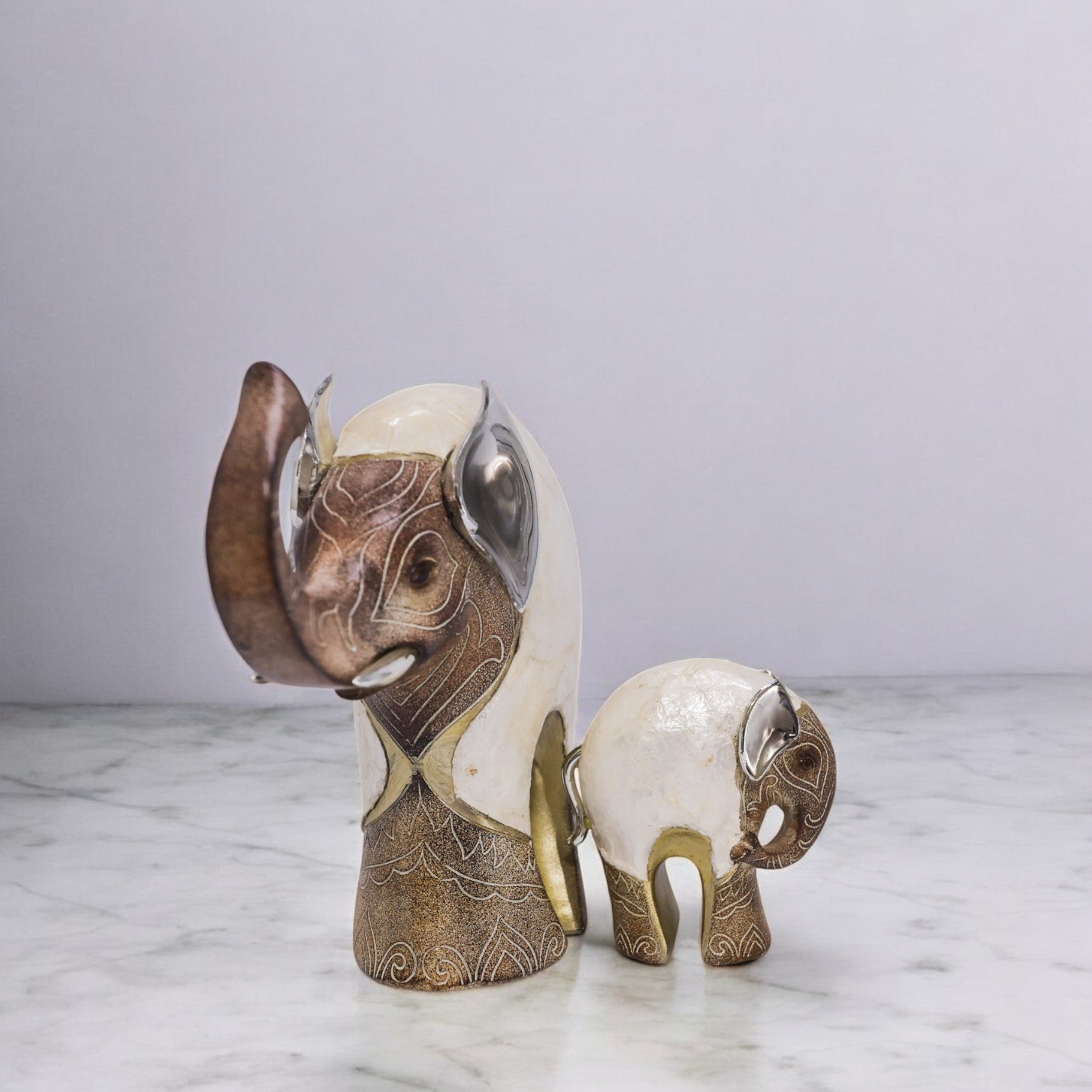 Divine Dekor Mother Child Elephant Set - White & Gold Family Decor Duo