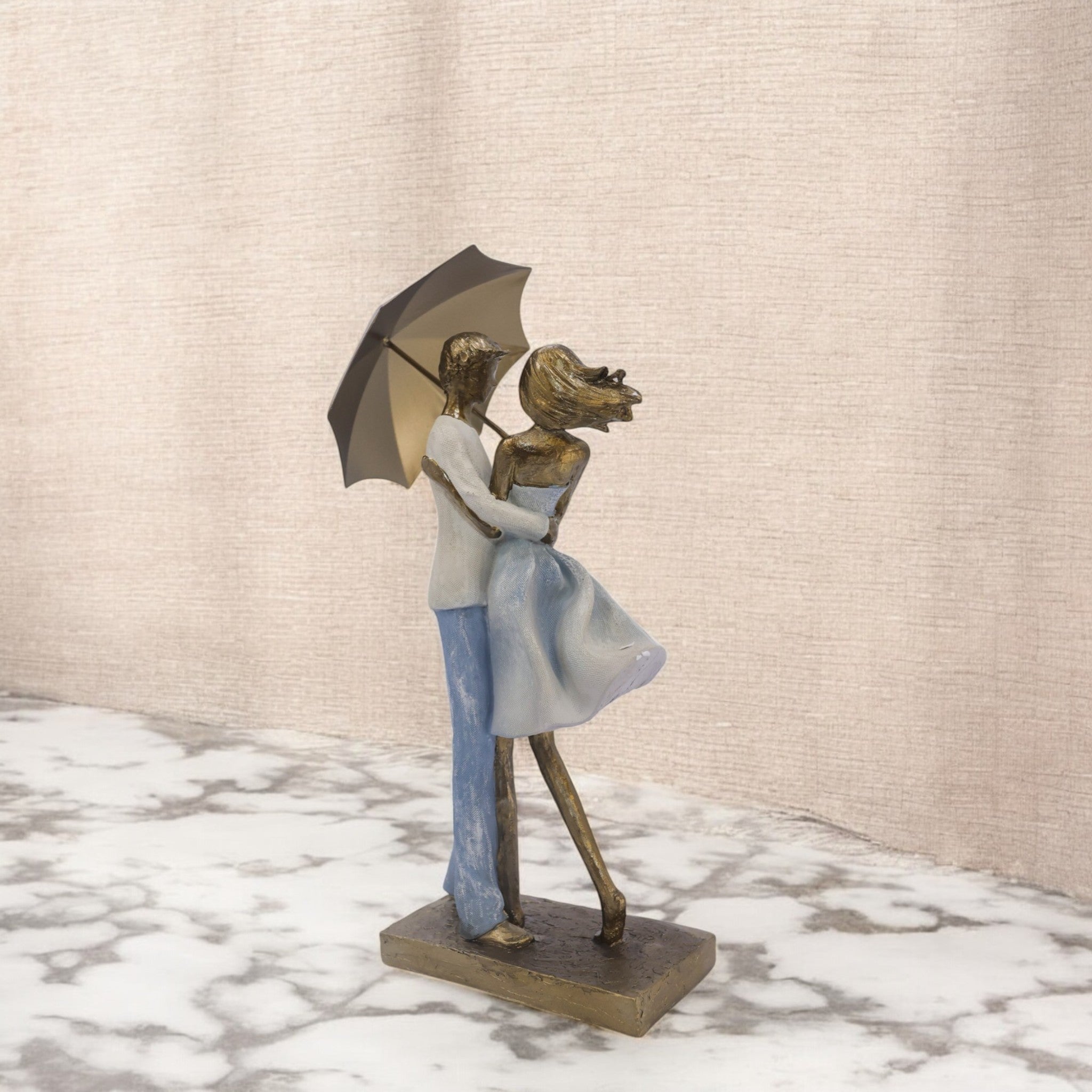 Divine Dekor Romantic Rain Dance Sculpture | 31cm Love Couple with Umbrella | Elegant Romance Collection | Wedding & Anniversary Gift