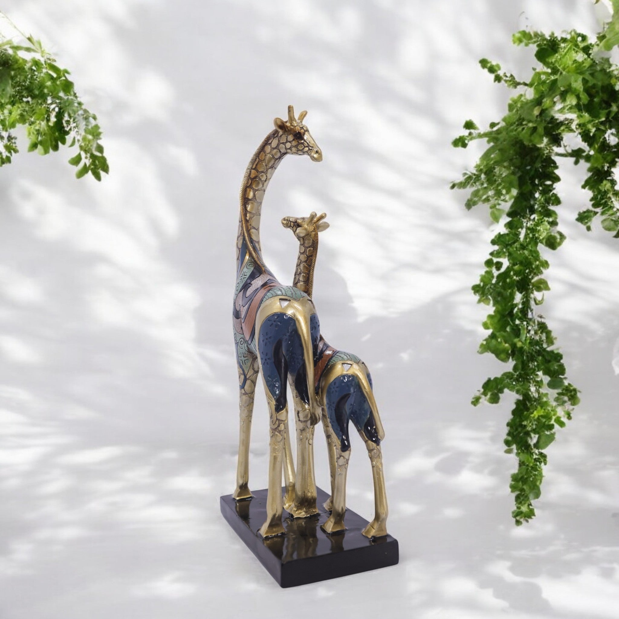 Luxury Giraffe Family Sculpture | Parent & Baby Golden Art Statue | 39cm Premium Home Decor - Divine Dekor