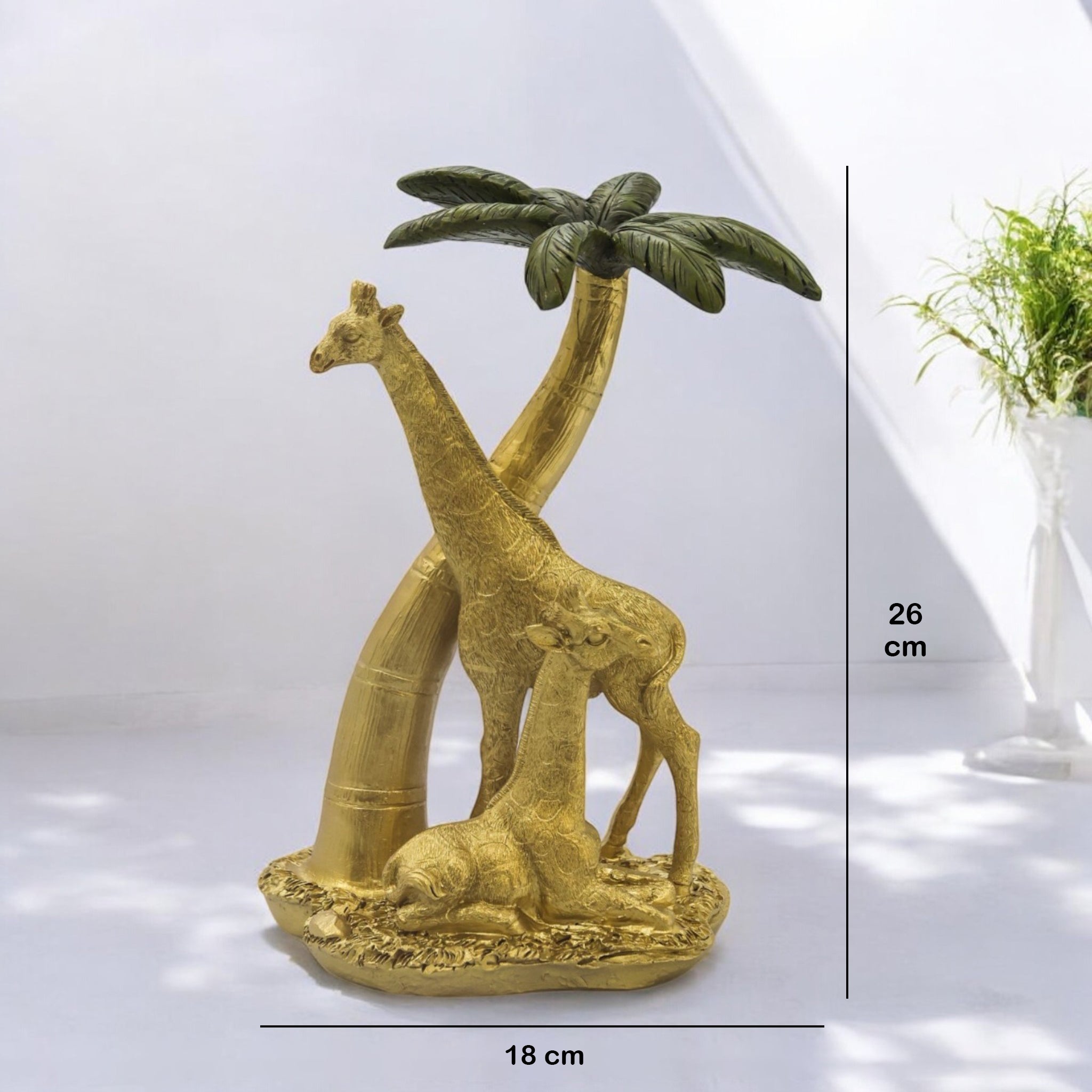 Divine Dekor Golden Giraffe Palm Tree Sculpture | 26cm Luxury Safari Art Piece | Modern Wildlife Home Decor | Premium Desk & Shelf Ornament