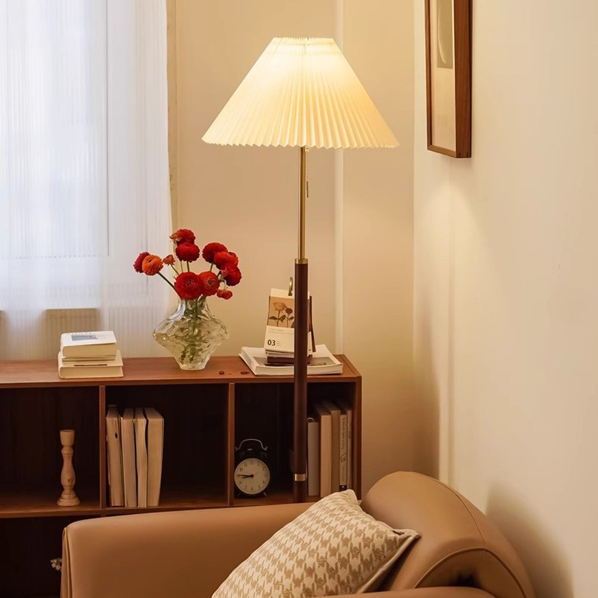 Classic Floor Lamp | Grey Pleated Shade & Wood Stand | 158cm Vintage-Style Light