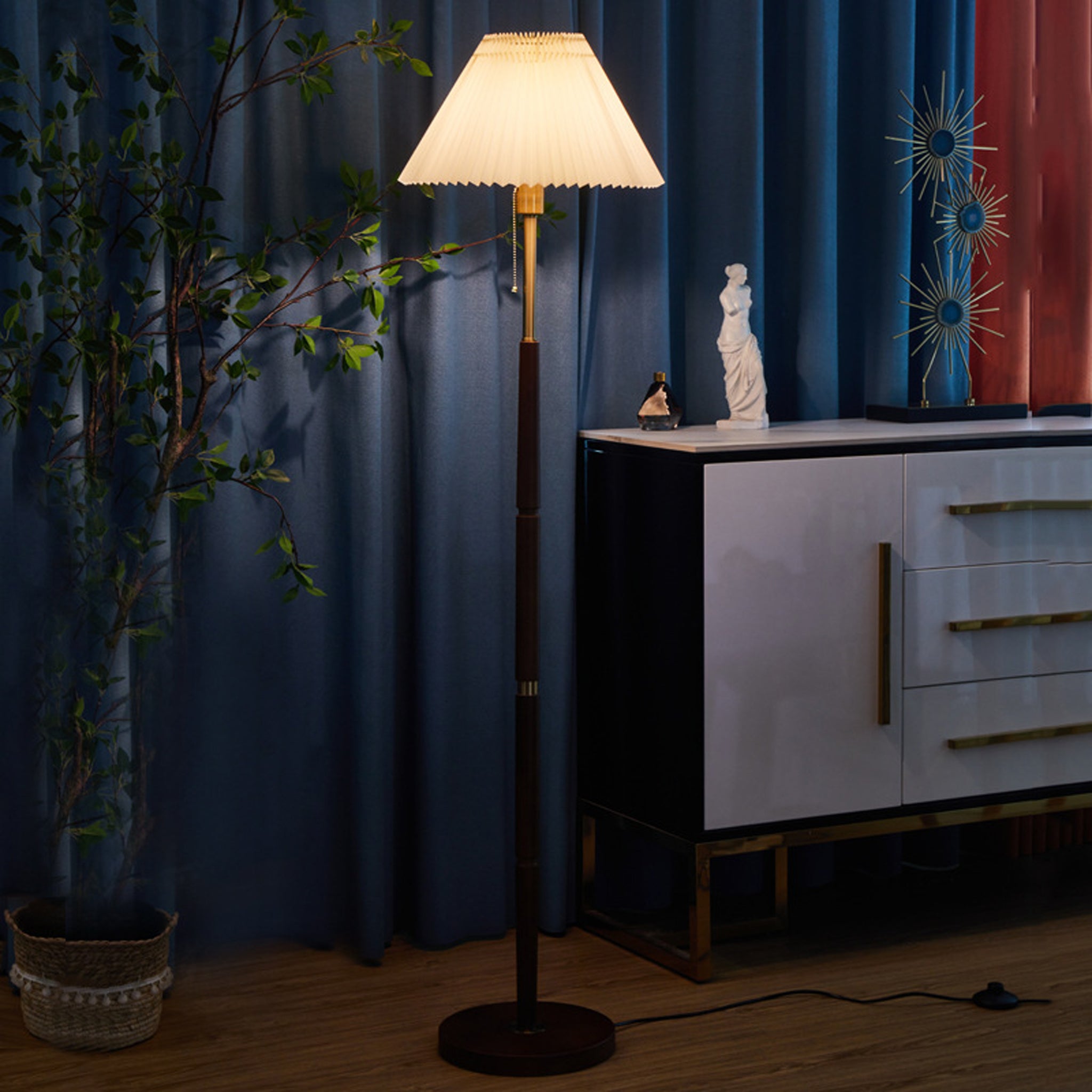 Classic Floor Lamp | Grey Pleated Shade & Wood Stand | 158cm Vintage-Style Light