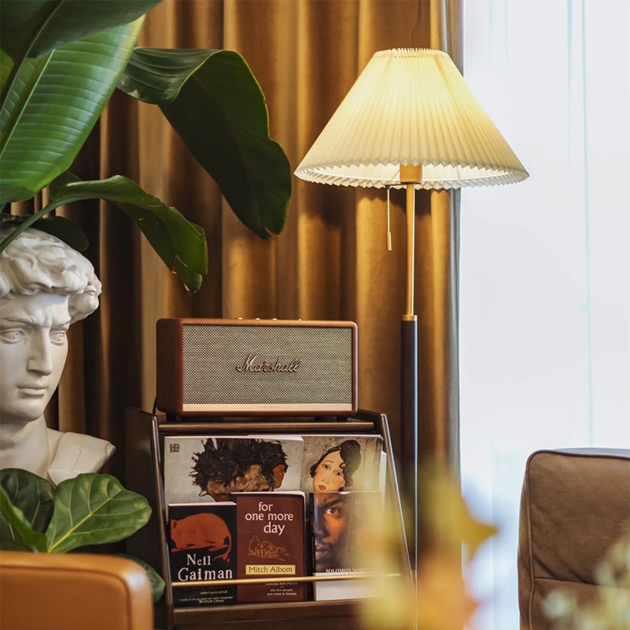 Classic Floor Lamp | Grey Pleated Shade & Wood Stand | 158cm Vintage-Style Light